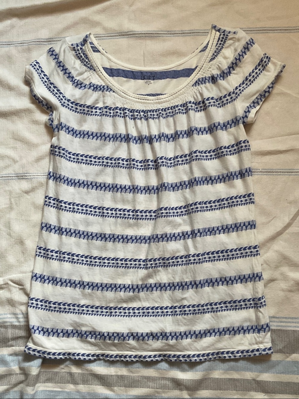 LOFT Outlet White and Blue Patterned Scoop Neck blouse